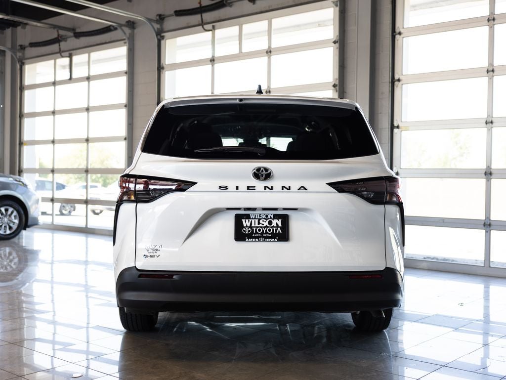 2026 Toyota Sienna LE 8 Passenger