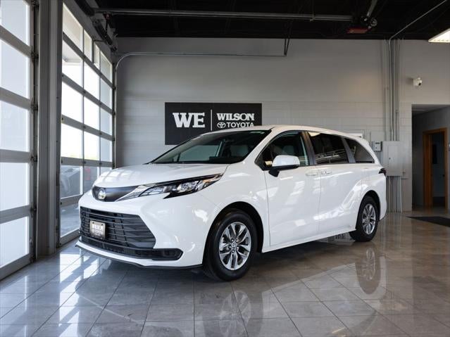 2026 Toyota Sienna LE 8 Passenger