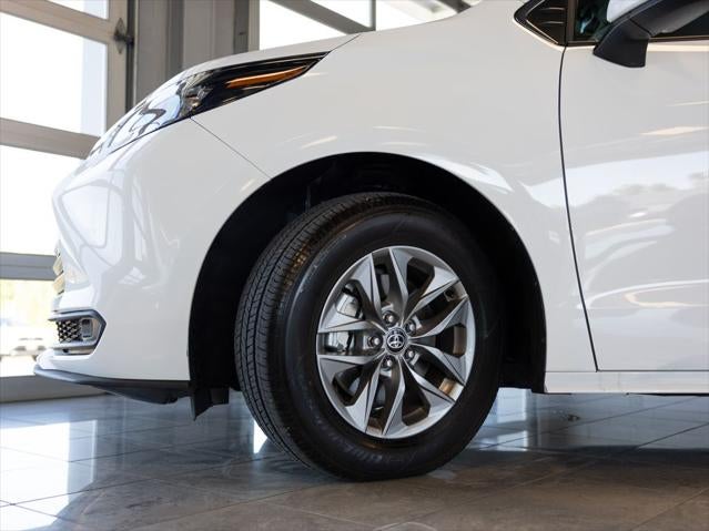 2026 Toyota Sienna LE 8 Passenger