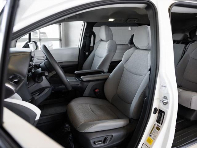 2026 Toyota Sienna LE 8 Passenger