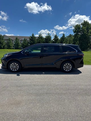 2026 Toyota Sienna LE 8 Passenger