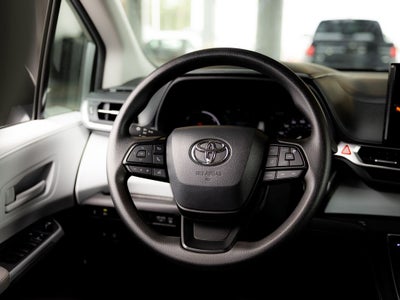 2026 Toyota Sienna LE 8 Passenger