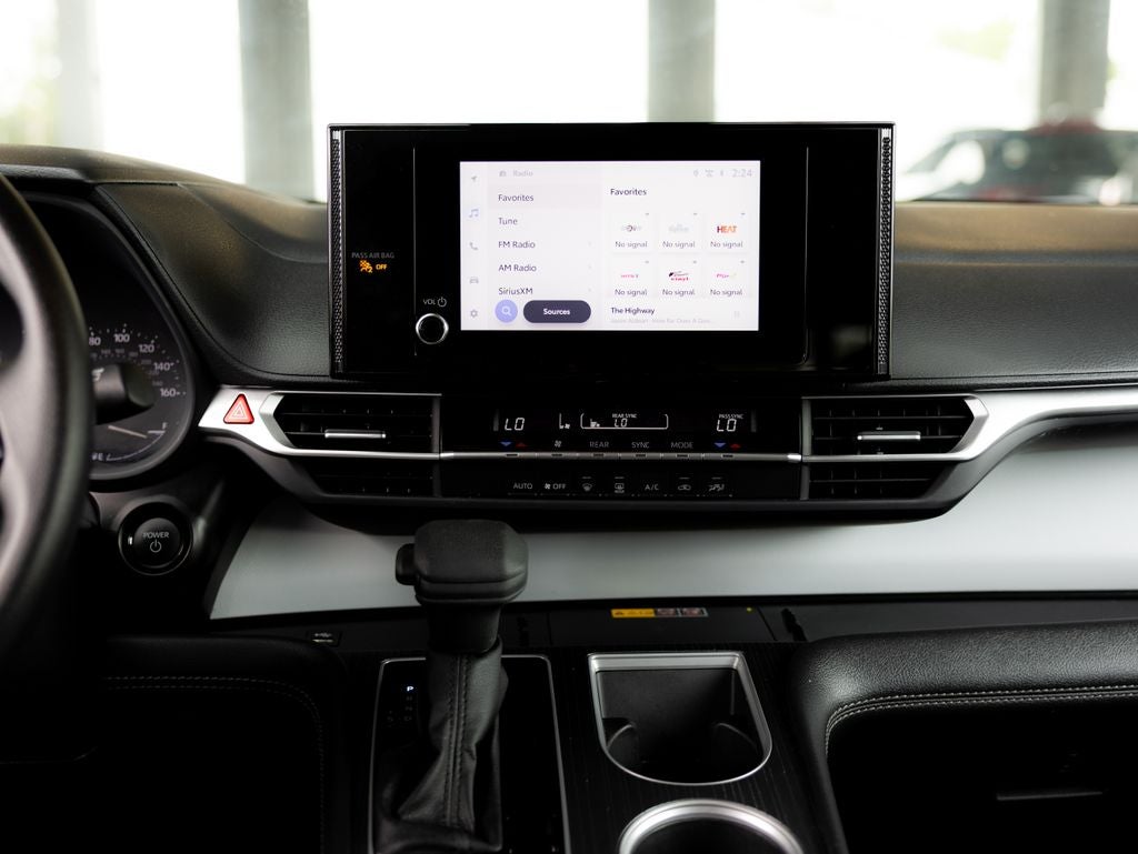 2026 Toyota Sienna LE 8 Passenger