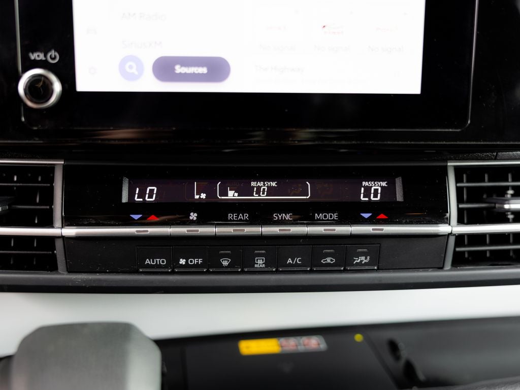 2026 Toyota Sienna LE 8 Passenger