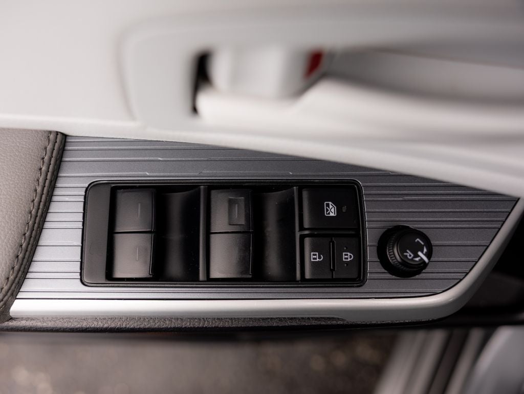 2026 Toyota Sienna LE 8 Passenger