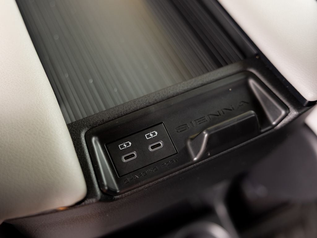 2026 Toyota Sienna LE 8 Passenger