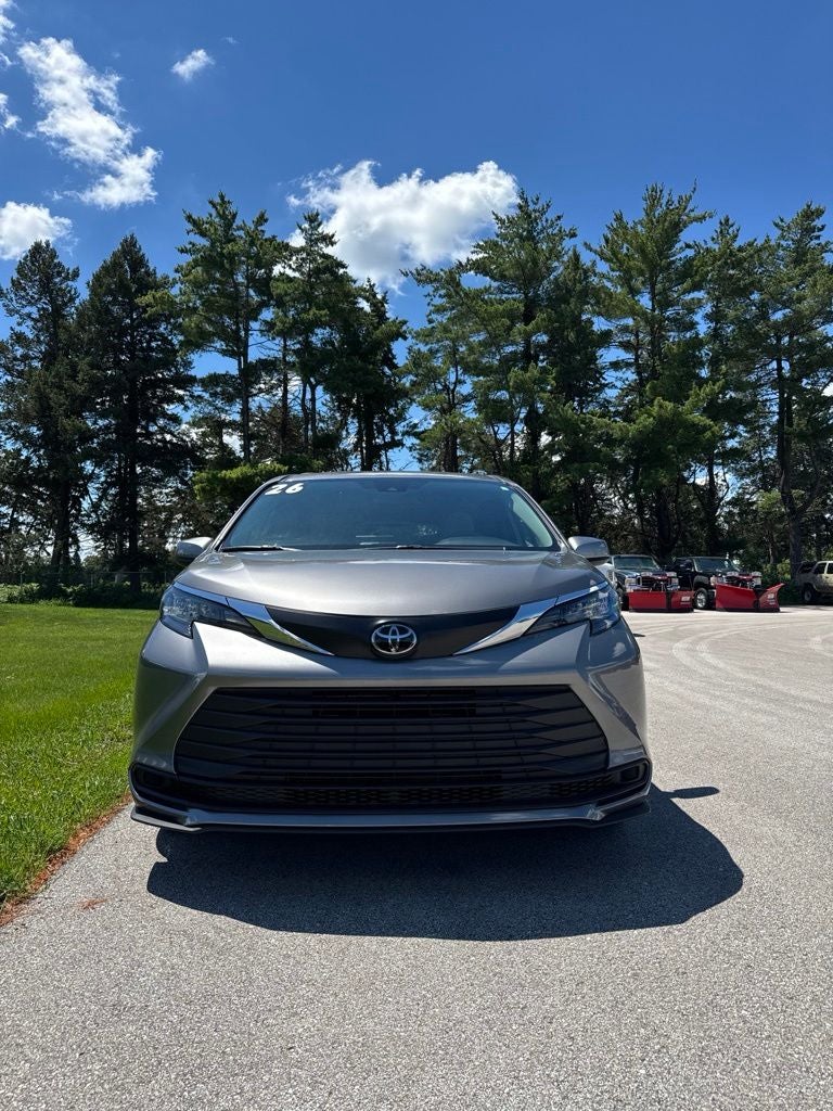 2026 Toyota Sienna LE 8 Passenger