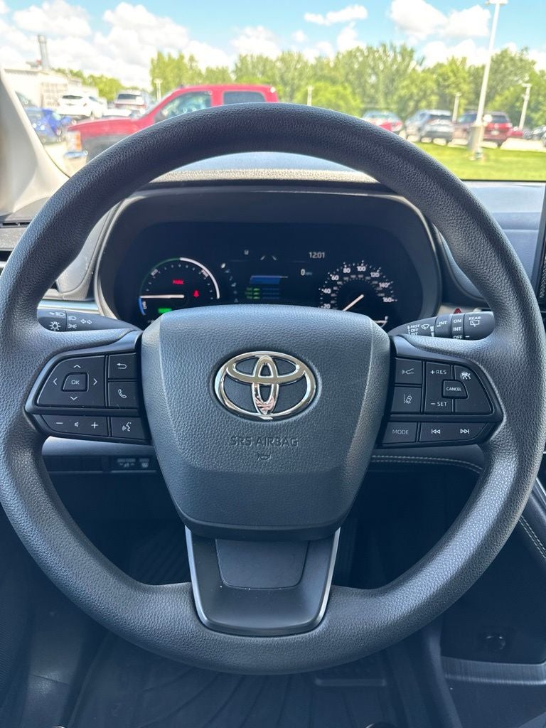 2026 Toyota Sienna LE 8 Passenger