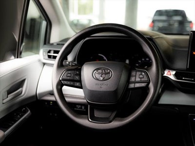 2026 Toyota Sienna LE 8 Passenger