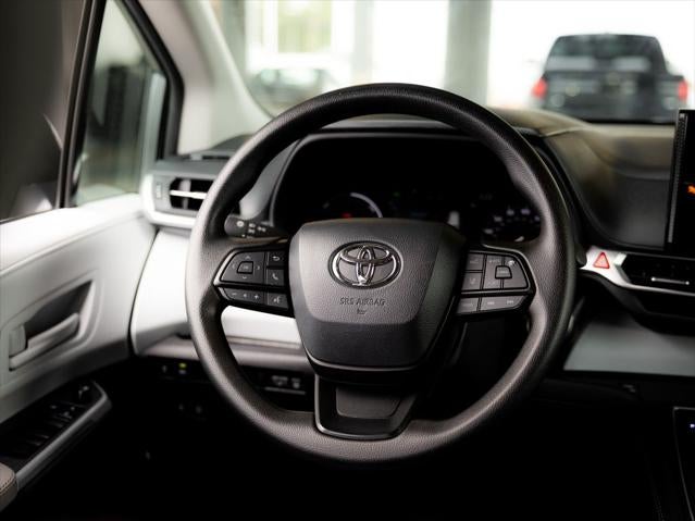 2026 Toyota Sienna LE 8 Passenger