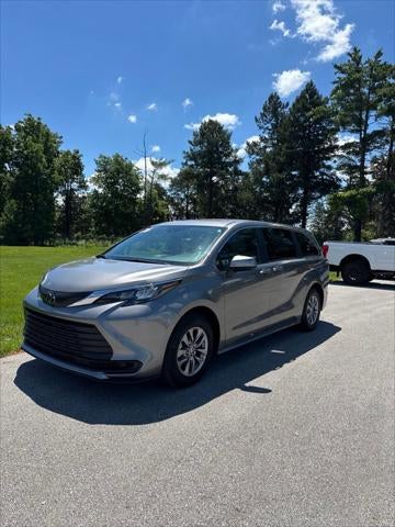 2026 Toyota Sienna LE 8 Passenger