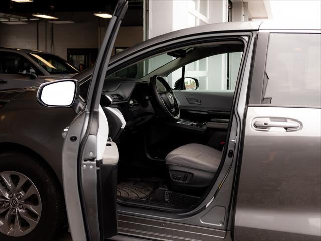 2026 Toyota Sienna LE 8 Passenger