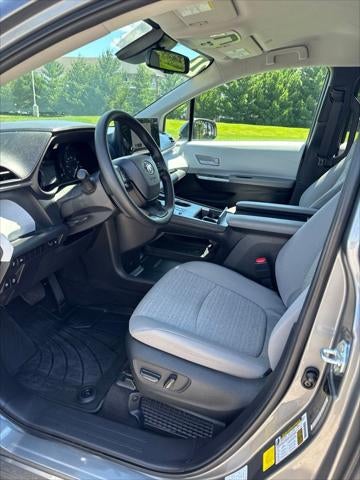 2026 Toyota Sienna LE 8 Passenger
