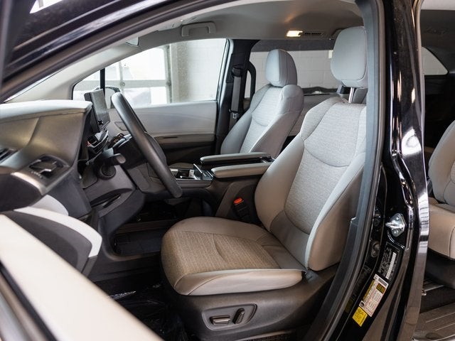 2025 Toyota Sienna LE 8 Passenger