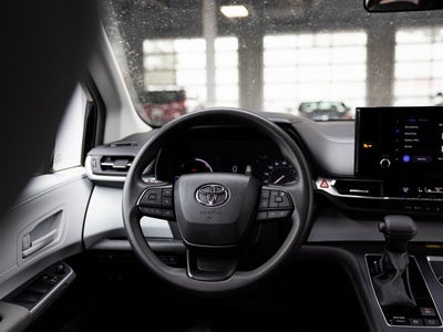 2025 Toyota Sienna LE 8 Passenger