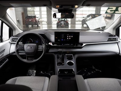 2025 Toyota Sienna LE 8 Passenger