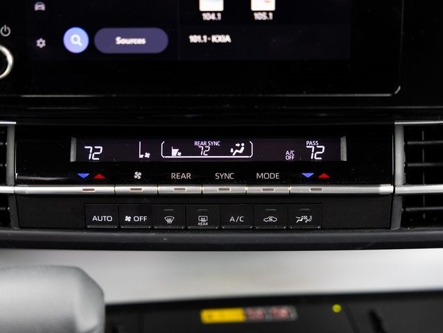 2025 Toyota Sienna LE 8 Passenger