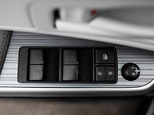 2025 Toyota Sienna LE 8 Passenger