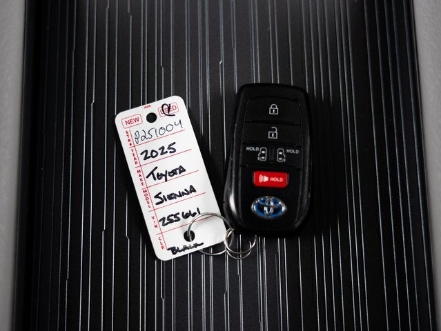2025 Toyota Sienna LE 8 Passenger
