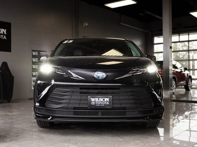 2025 Toyota Sienna LE 8 Passenger