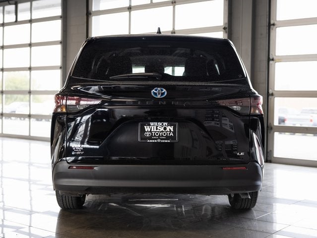 2025 Toyota Sienna LE 8 Passenger