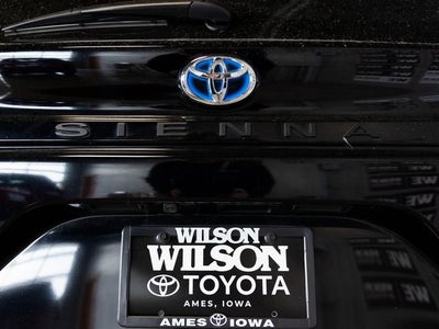 2025 Toyota Sienna LE 8 Passenger