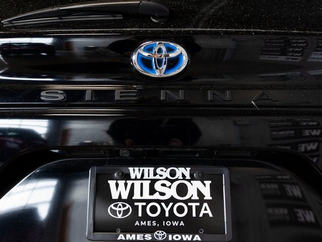 2025 Toyota Sienna LE 8 Passenger