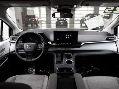 2025 Toyota Sienna LE 8 Passenger