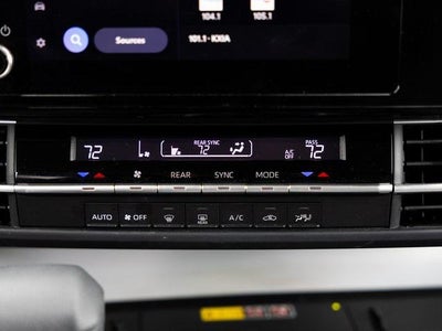 2025 Toyota Sienna LE 8 Passenger