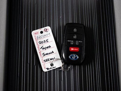 2025 Toyota Sienna LE 8 Passenger