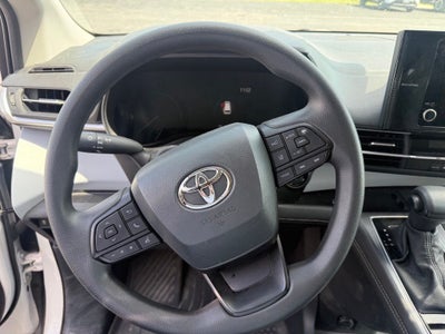 2025 Toyota Sienna LE 8 Passenger