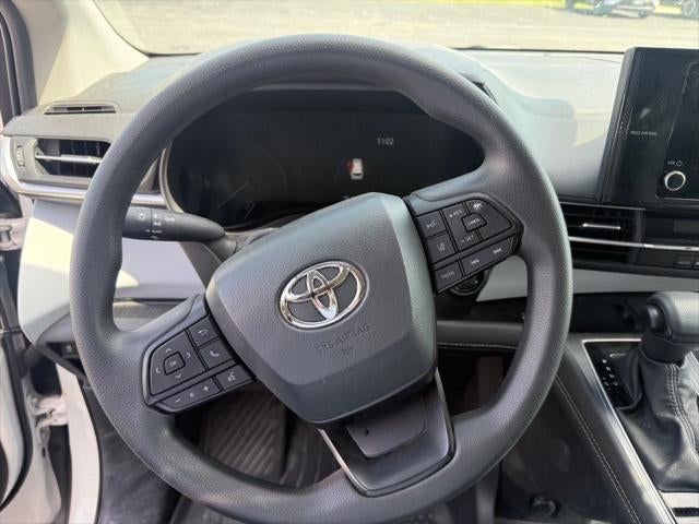 2025 Toyota Sienna LE 8 Passenger