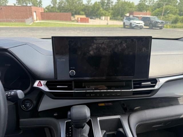 2025 Toyota Sienna LE 8 Passenger