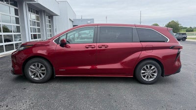 2021 Toyota Sienna LE 8 Passenger