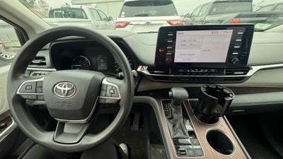 2021 Toyota Sienna LE 8 Passenger