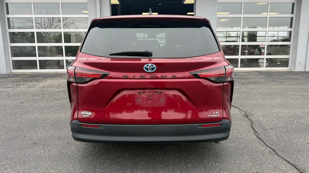 2021 Toyota Sienna LE 8 Passenger