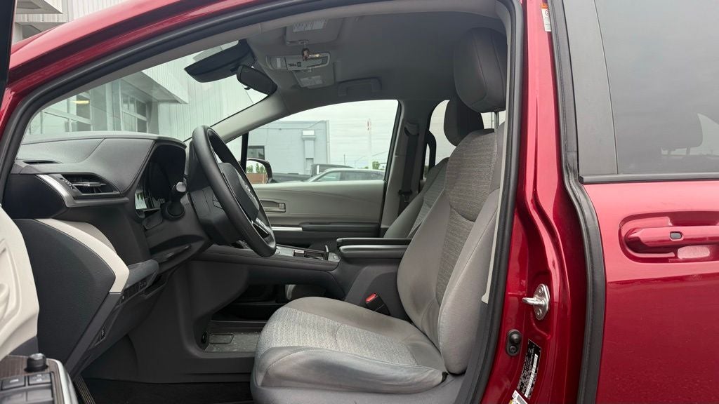 2021 Toyota Sienna LE 8 Passenger