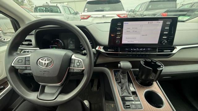2021 Toyota Sienna LE 8 Passenger