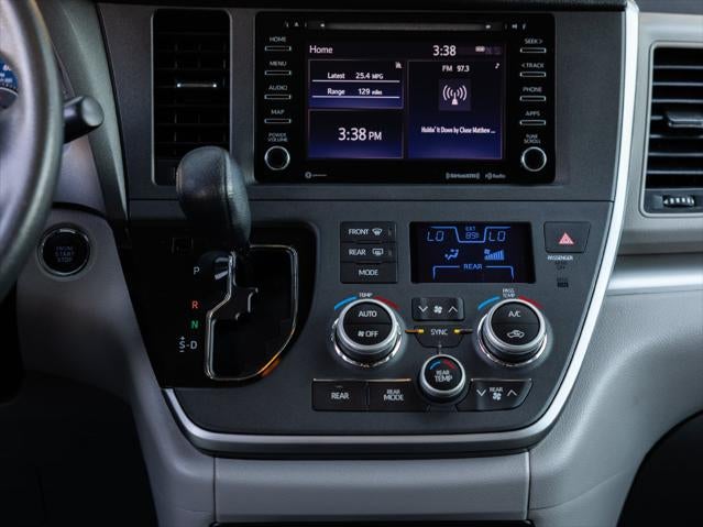2020 Toyota Sienna LE 8 Passenger