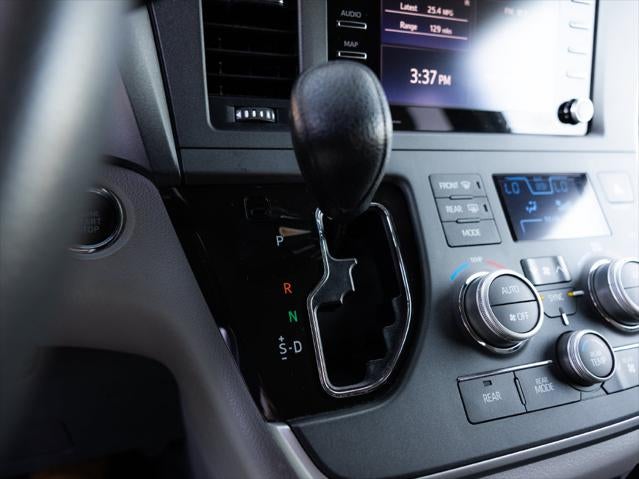 2020 Toyota Sienna LE 8 Passenger