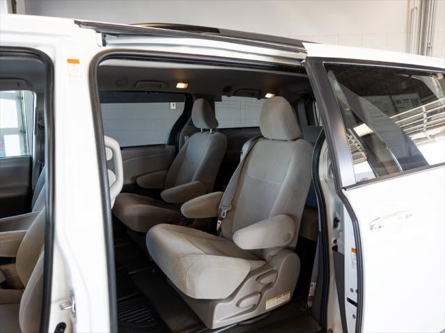 2020 Toyota Sienna LE 8 Passenger