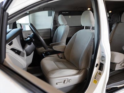 2020 Toyota Sienna LE 8 Passenger