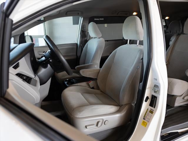 2020 Toyota Sienna LE 8 Passenger