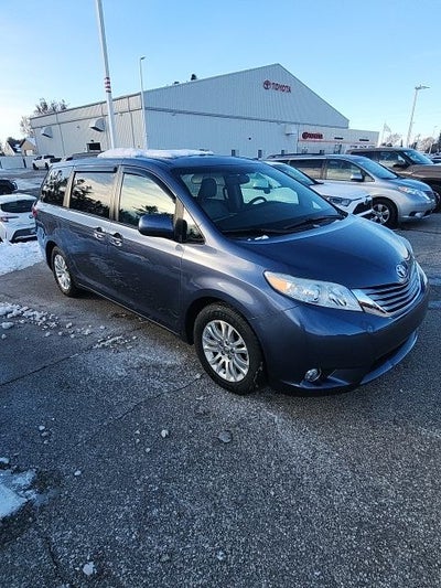 2017 Toyota Sienna XLE 7 Passenger