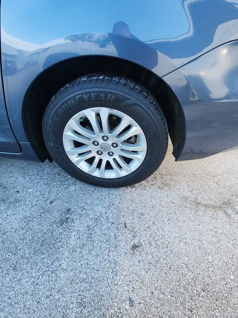 2017 Toyota Sienna XLE 7 Passenger