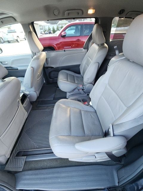 2017 Toyota Sienna XLE 7 Passenger
