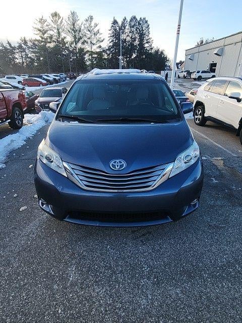 2017 Toyota Sienna XLE 7 Passenger