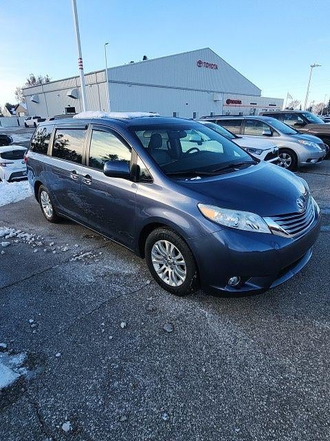2017 Toyota Sienna XLE 7 Passenger