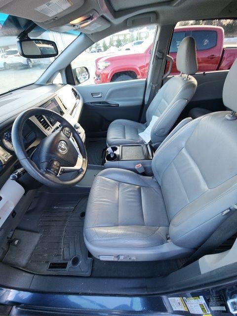 2017 Toyota Sienna XLE 7 Passenger