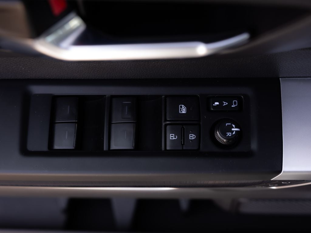 2025 Toyota Tundra Hybrid Platinum